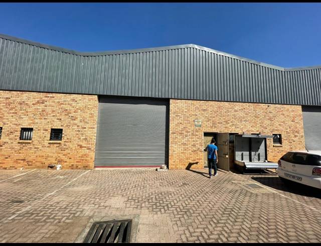 455M² WAREHOUSE TO LET IN CROWN